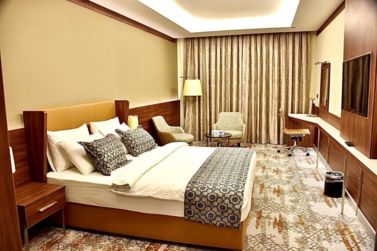 Royal Vista Hotel ‘Ibrī Kültér fotó