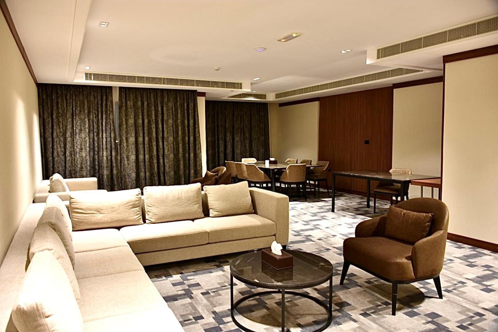 Royal Vista Hotel ‘Ibrī Kültér fotó