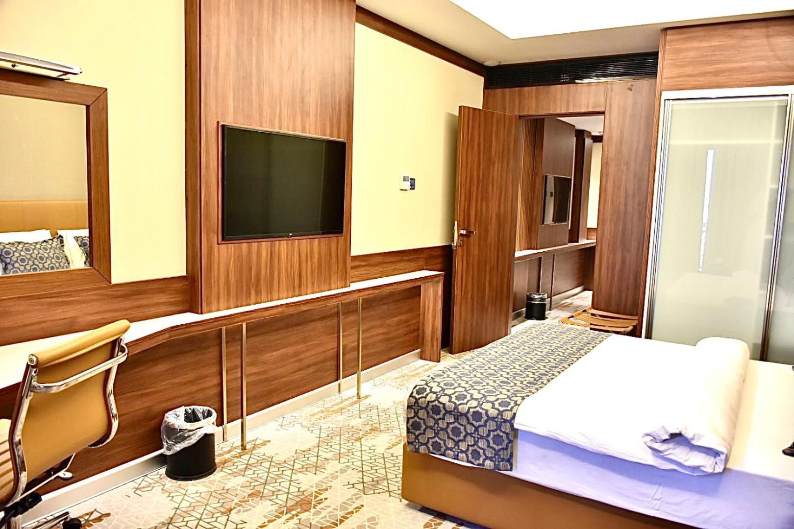 Royal Vista Hotel ‘Ibrī Kültér fotó