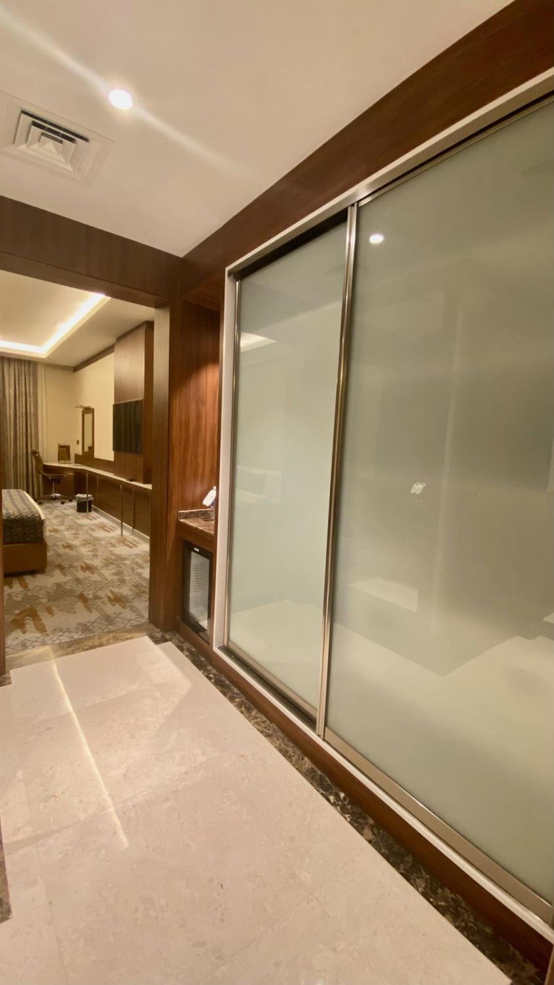 Royal Vista Hotel ‘Ibrī Kültér fotó