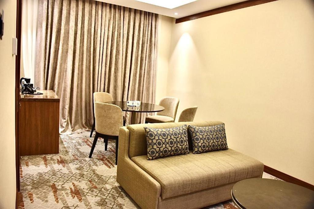 Royal Vista Hotel ‘Ibrī Kültér fotó