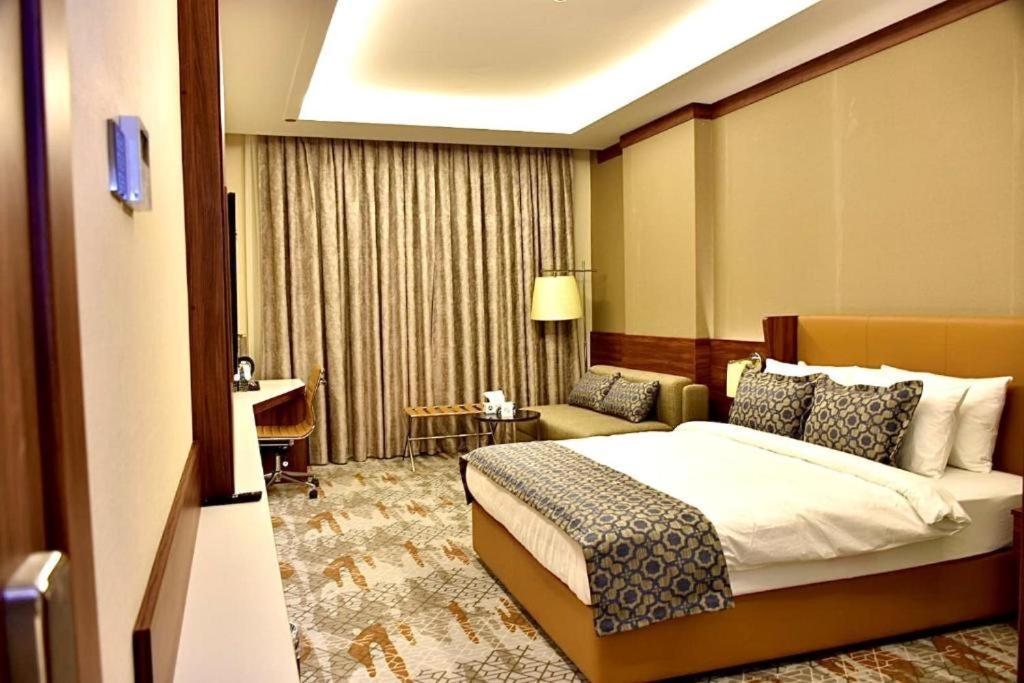 Royal Vista Hotel ‘Ibrī Kültér fotó