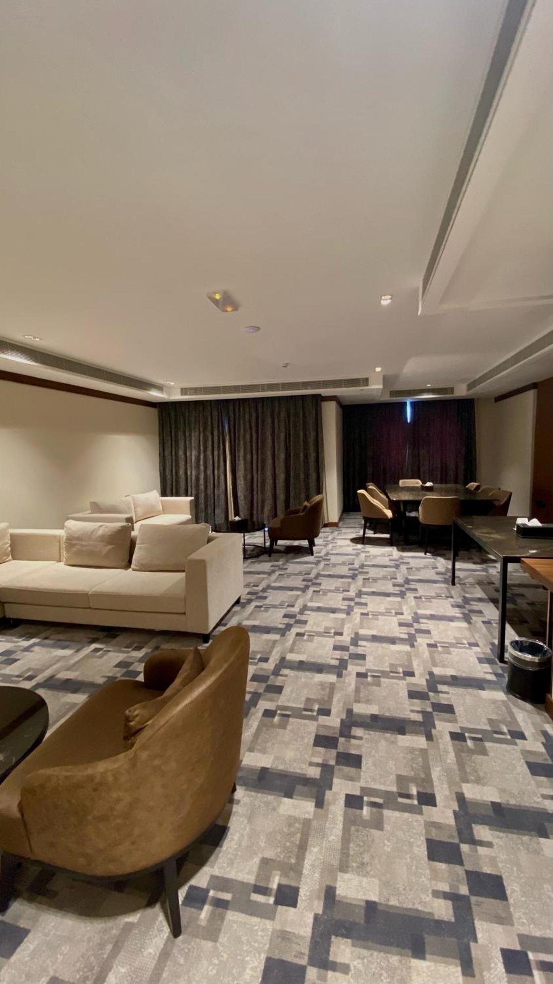 Royal Vista Hotel ‘Ibrī Kültér fotó
