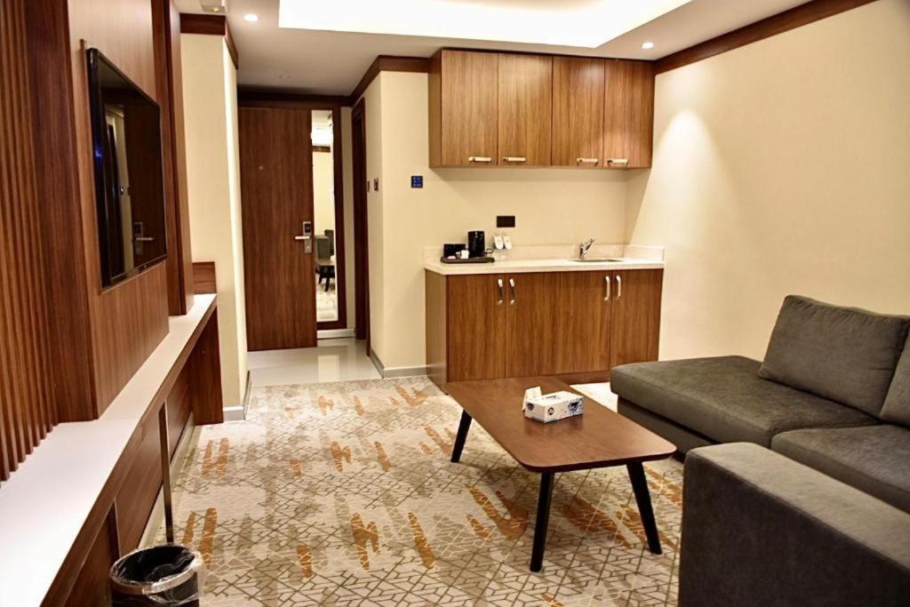 Royal Vista Hotel ‘Ibrī Kültér fotó
